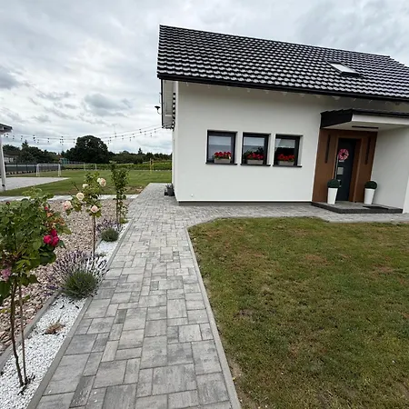 Między Jeziorami Dom wakacyjny *