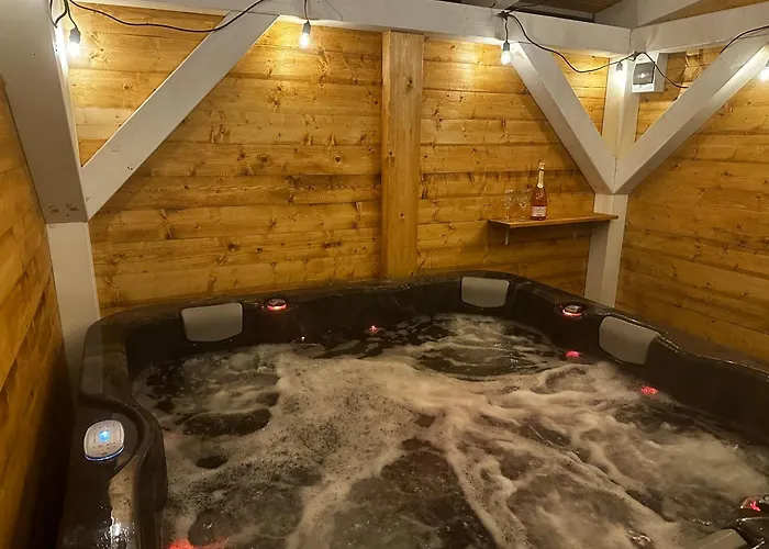 Dom Między Jeziorami Na Kaszubach, 10 Osób, Jacuzzi, Ognisko, Kominek Сasa de vacaciones *